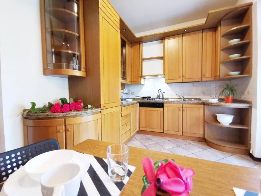 הוילה Oleggio Castello Il Vecchio Kiwi - House With Private Garden מראה חיצוני תמונה